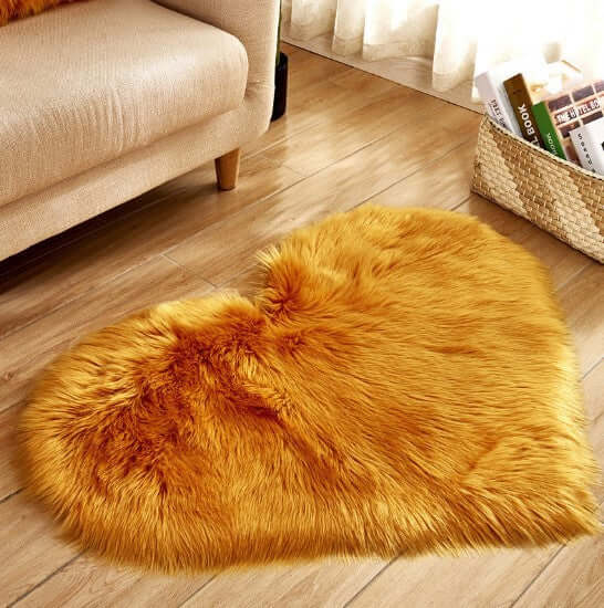 Heart Shaped Plush Carpet – Soft and Cozy Decorative Rug